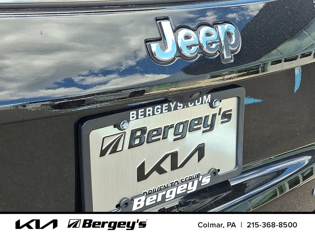 Used 2023 Jeep Compass Limited AWD/4WD image 32