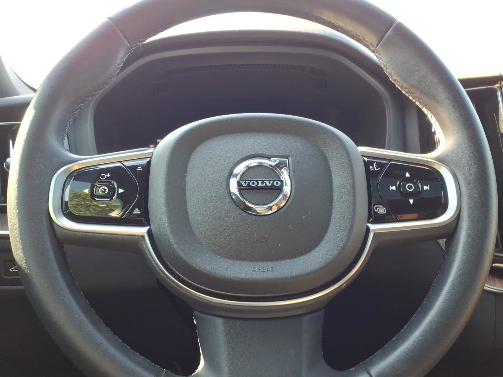 Used 2024 Volvo XC60 B5 Plus w/ Protection Package Premier AWD/4WD image 28