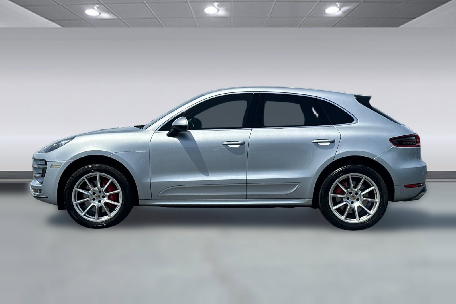 Used 2015 Porsche Macan Turbo AWD/4WD image 2