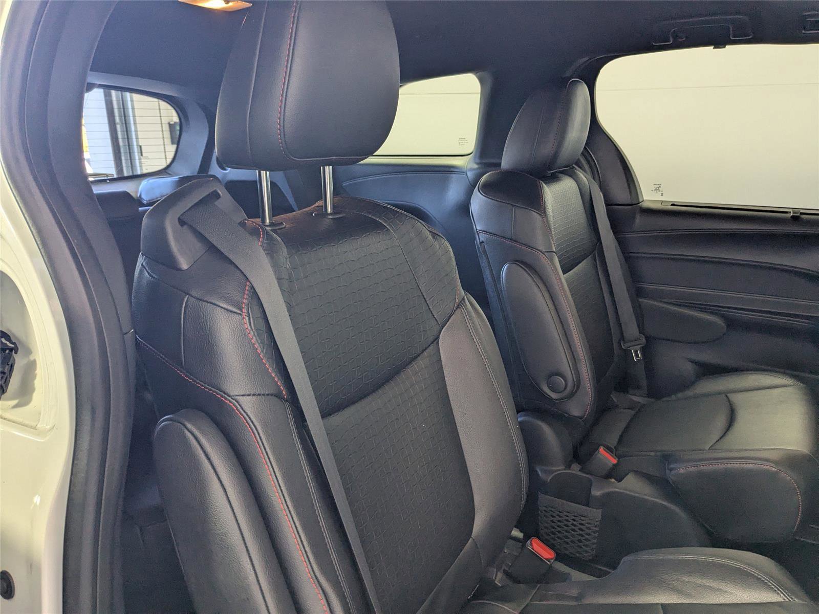 Used 2025 Toyota Sienna XSE image 23