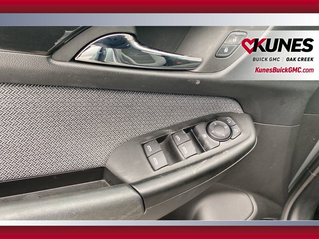 Used 2025 Chevrolet TrailBlazer LT image 9