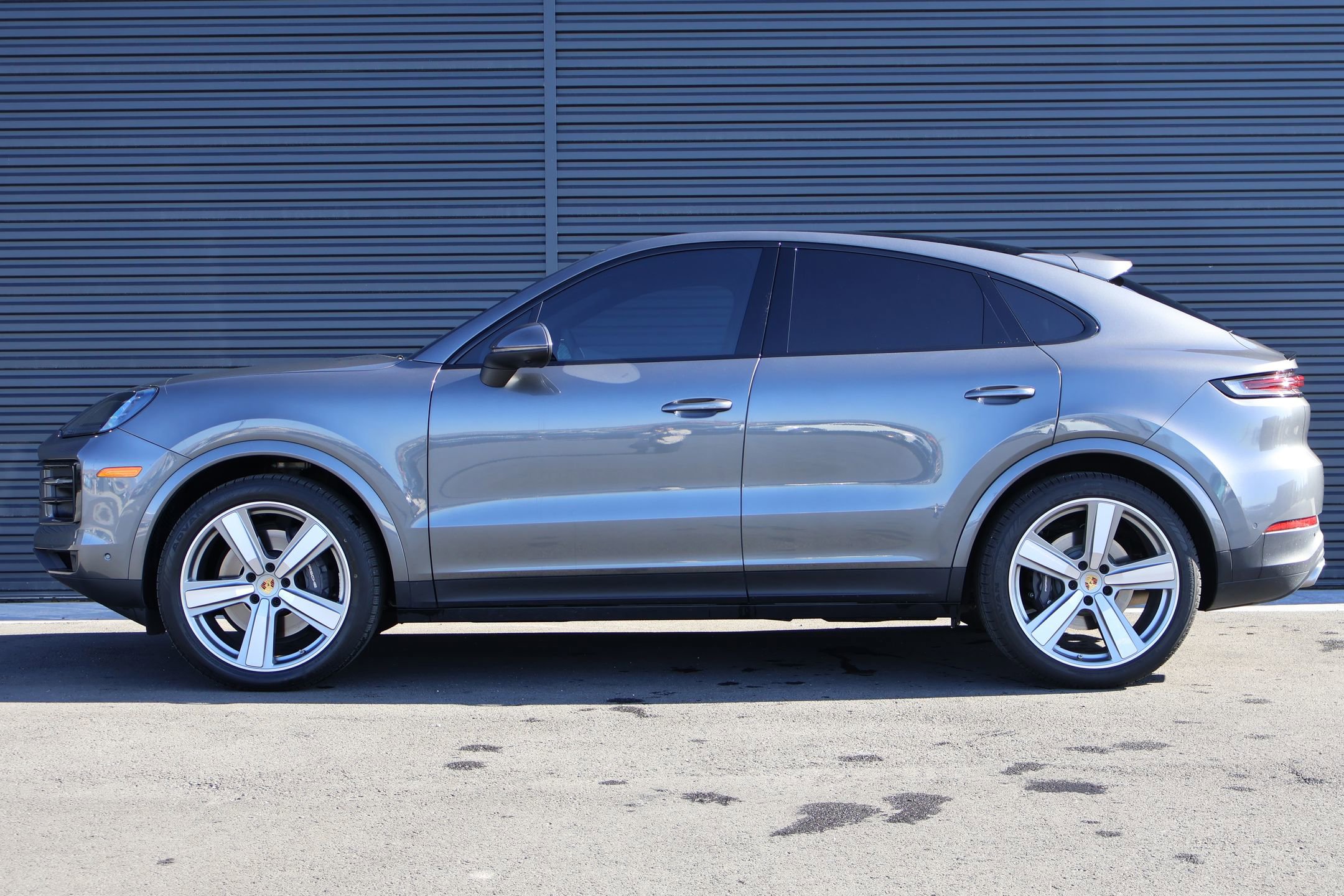 Certified 2024 Porsche Cayenne image 2