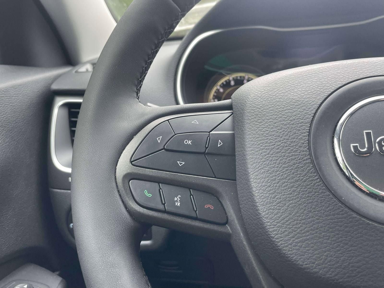 Used 2022 Jeep Cherokee Trailhawk image 21