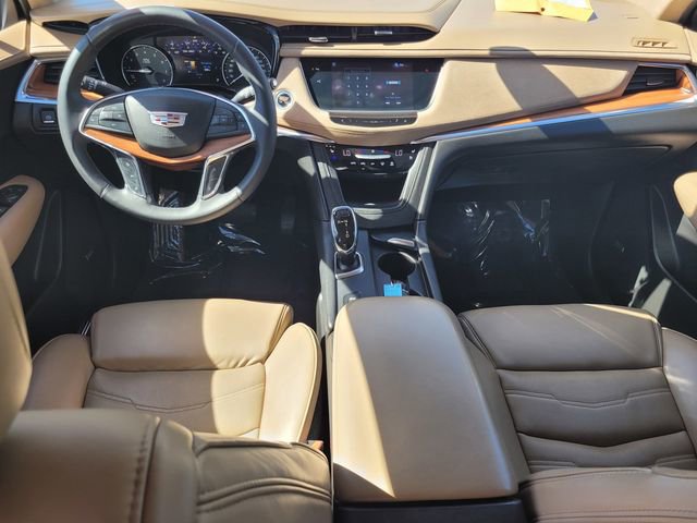 Used 2017 Cadillac XT5 Platinum w/ Driver Assist Package image 16