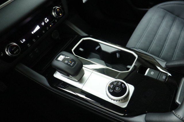 New 2026 Mitsubishi Outlander SE FWD image 14