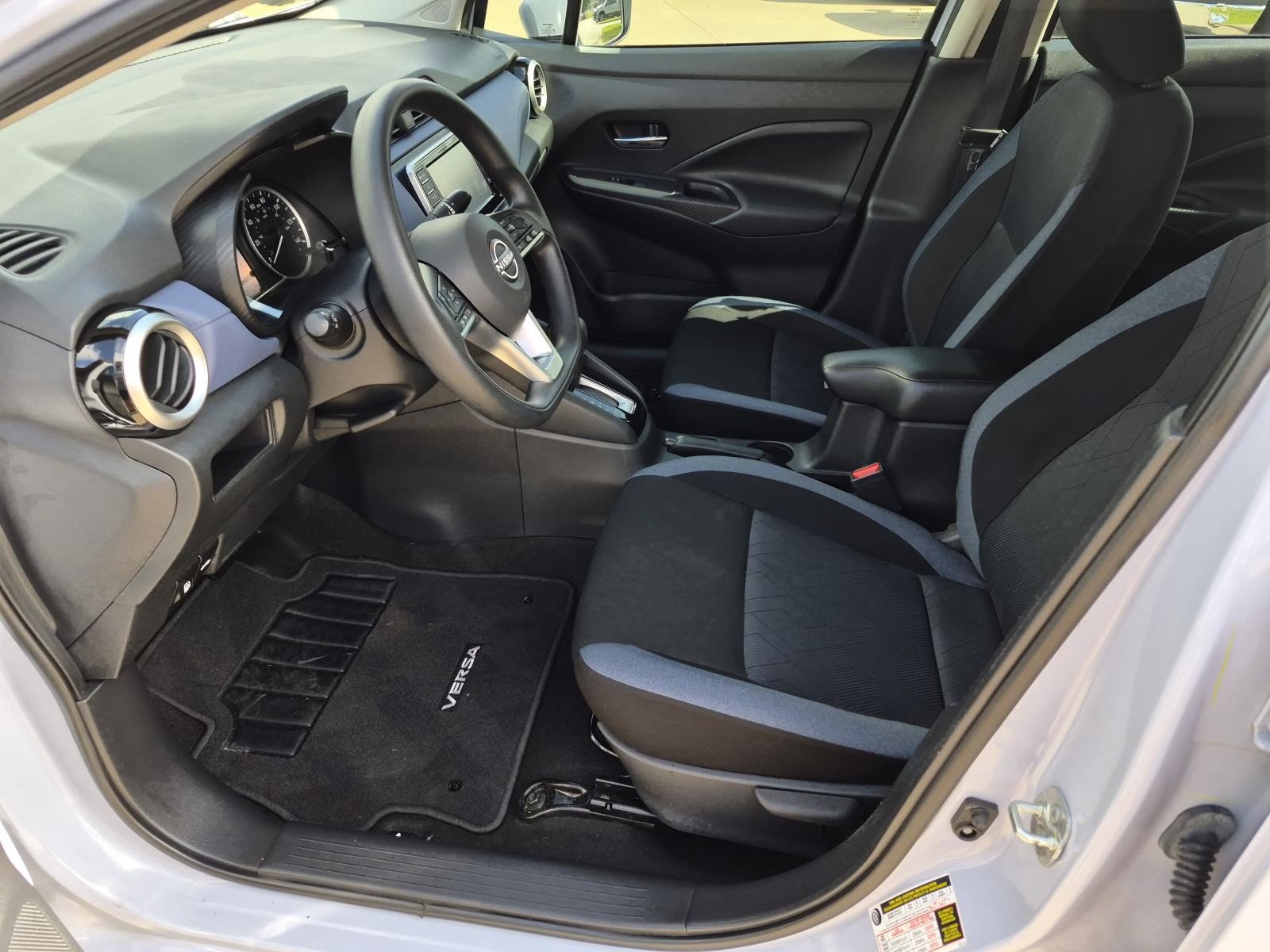 Used 2023 Nissan Versa SV w/ Trunk Package FWD image 10
