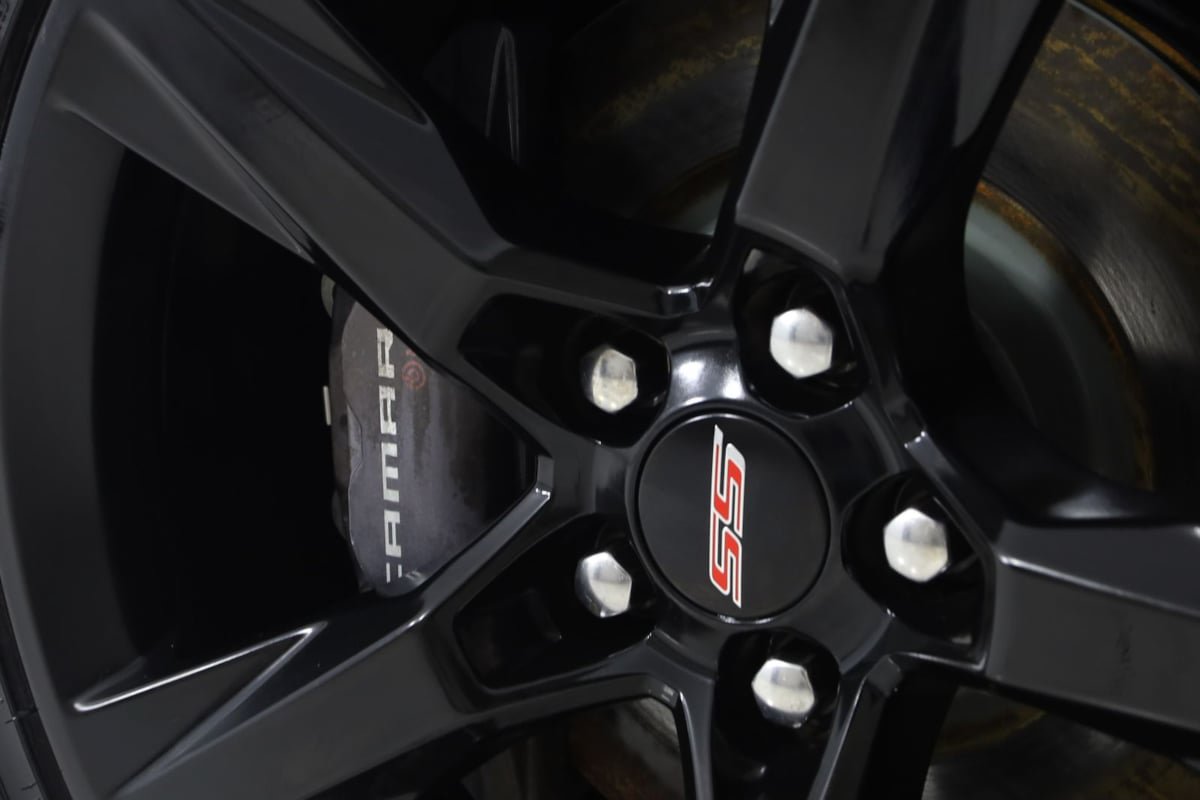 Used 2018 Chevrolet Camaro SS RWD image 19