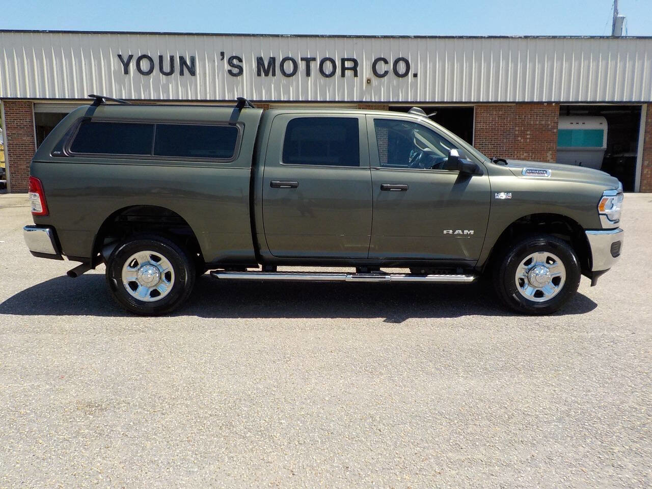 Used 2020 RAM 2500 Tradesman w/ Chrome Appearance Group AWD/4WD image 6