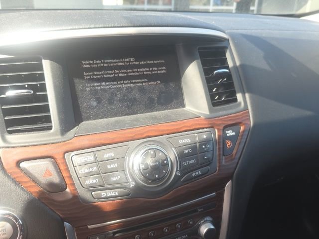 Used 2017 Nissan Pathfinder Platinum w/ Family Entertainment Package FWD image 15