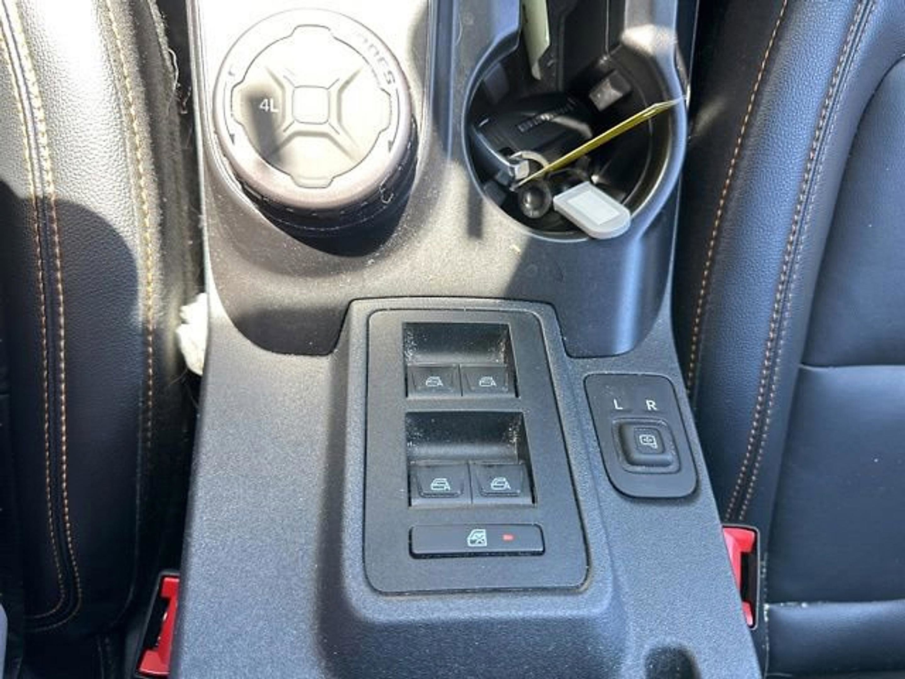 Used 2023 Ford Bronco Badlands w/ Sasquatch Package AWD/4WD image 19