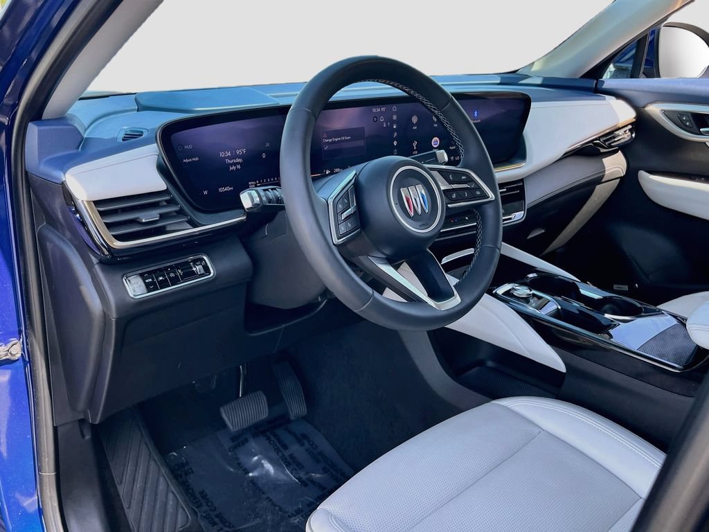 Used 2025 Buick Envision Avenir AWD/4WD image 9