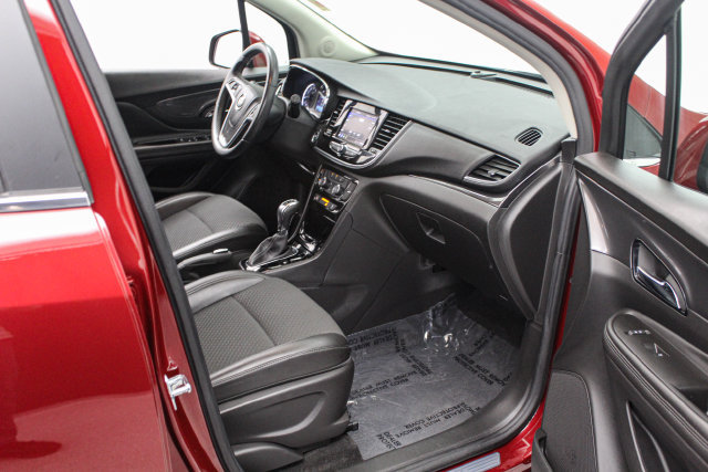 Certified 2022 Buick Encore Preferred w/ Safety Package II AWD/4WD image 17