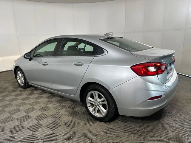 Used 2018 Chevrolet Cruze LT w/ Convenience Package image 5