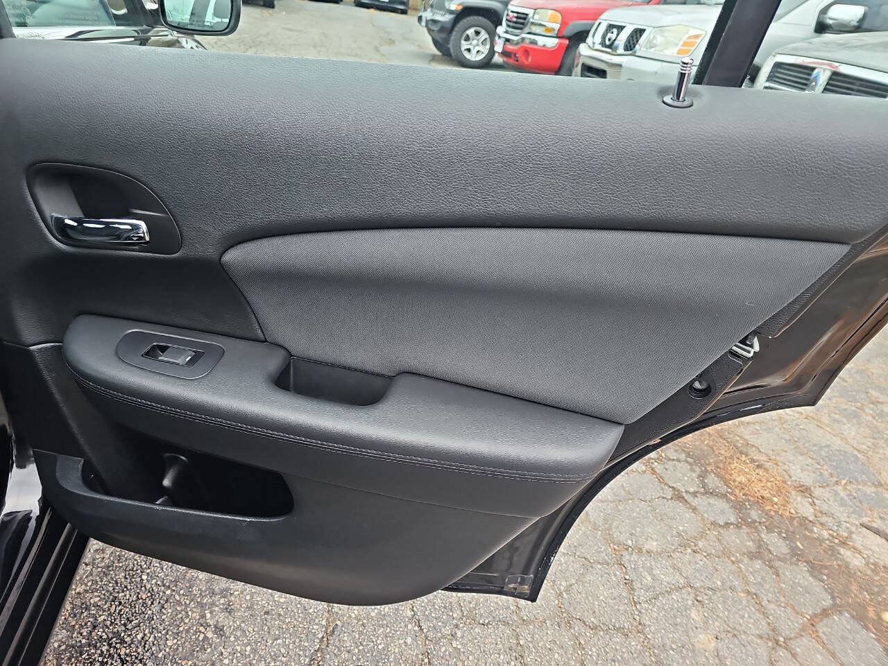 Used 2012 Chrysler 200 Touring FWD image 18