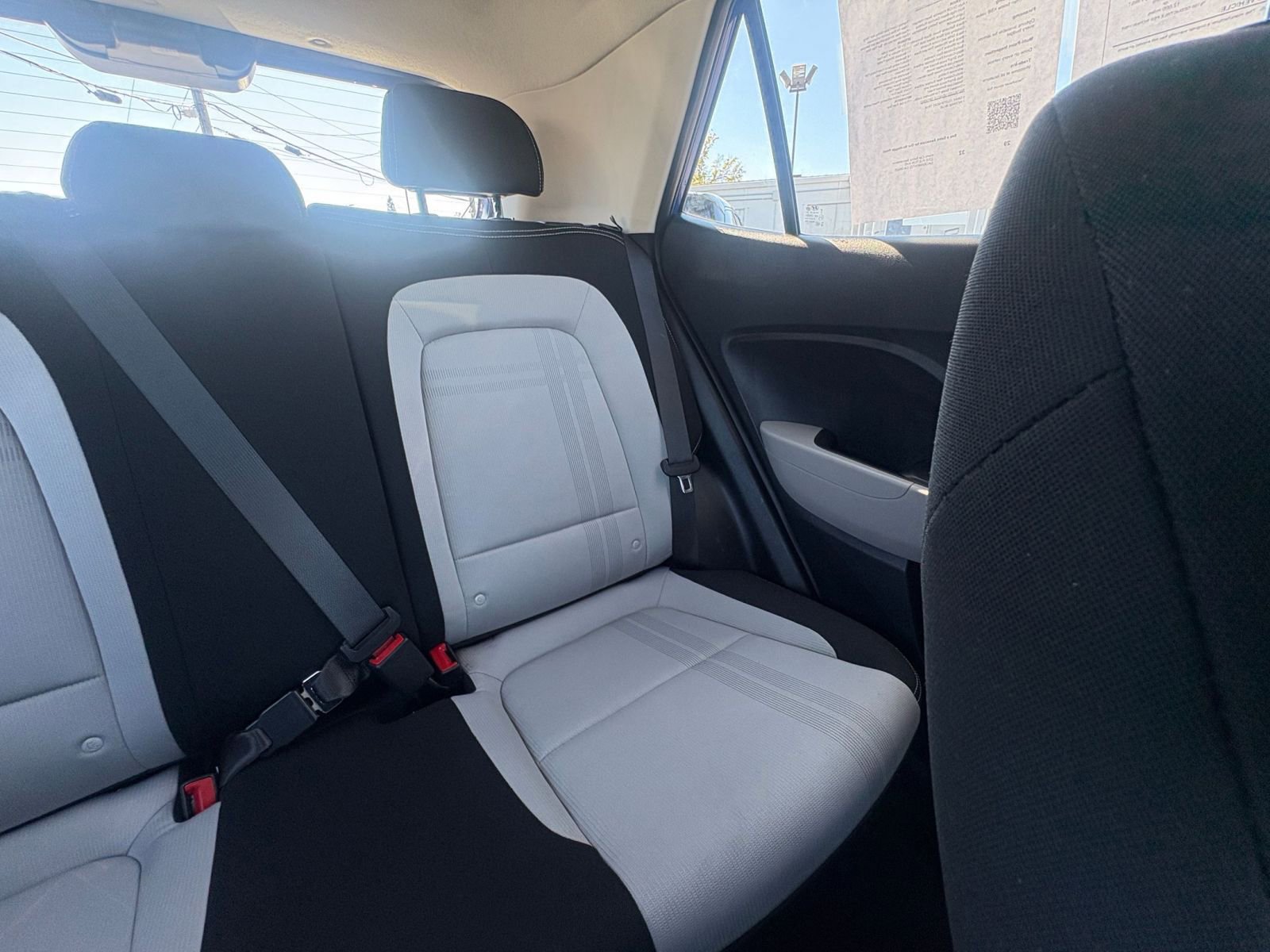 Used 2025 Hyundai Venue SEL image 37