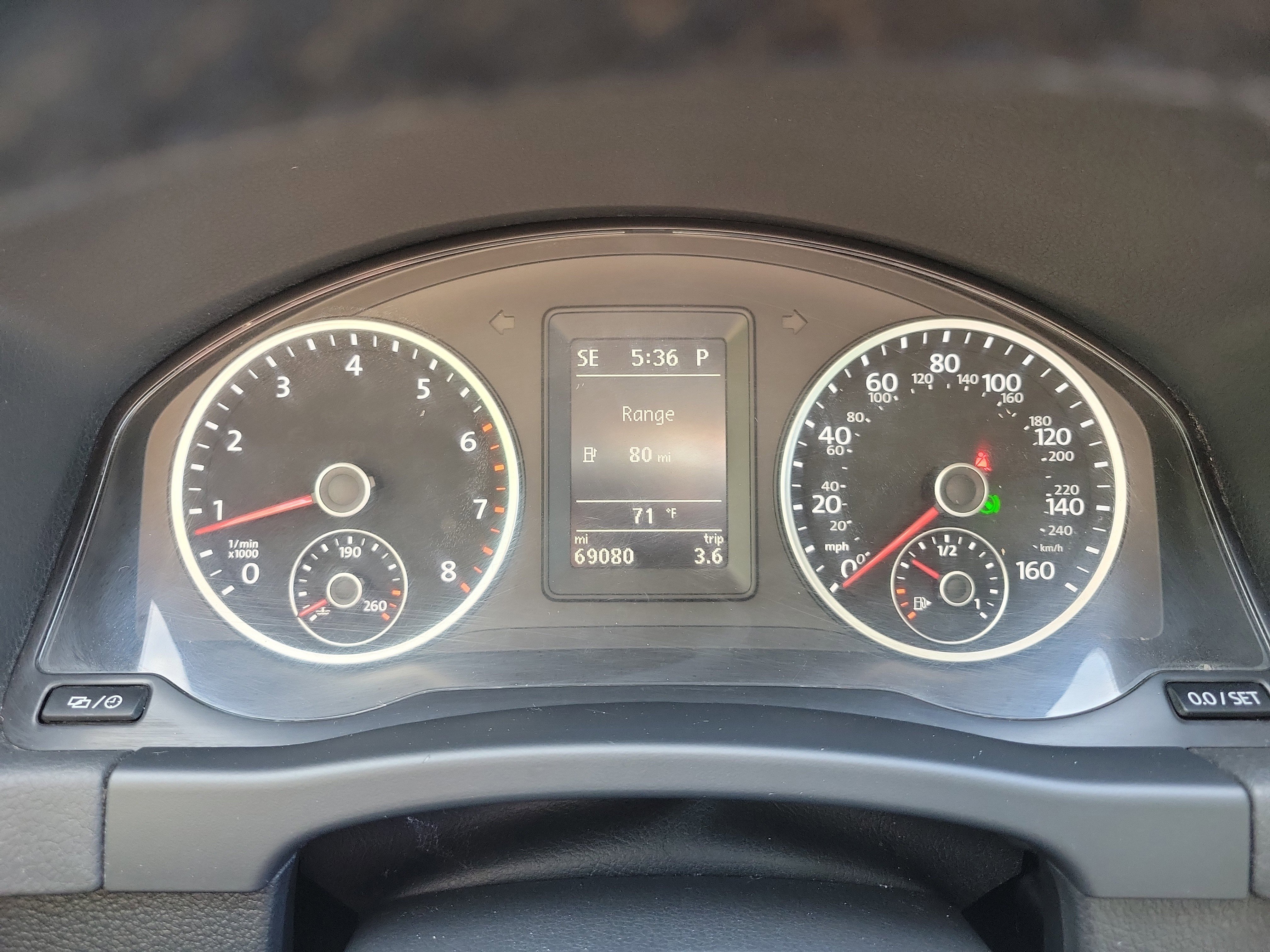 Used 2017 Volkswagen Tiguan SEL image 27