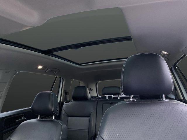 Used 2023 Volkswagen Atlas SEL R-Line image 7