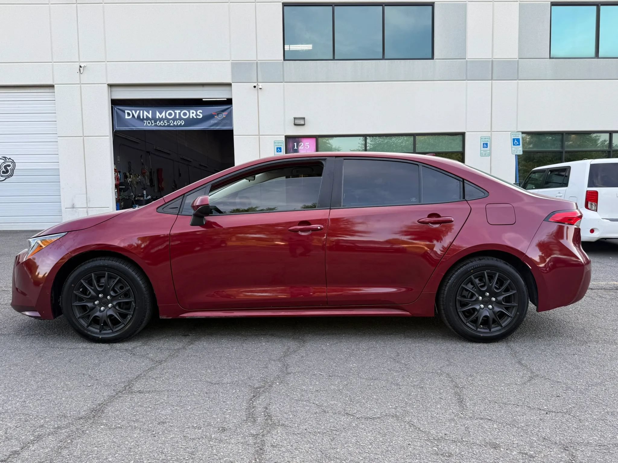 Used 2022 Toyota Corolla LE FWD image 10