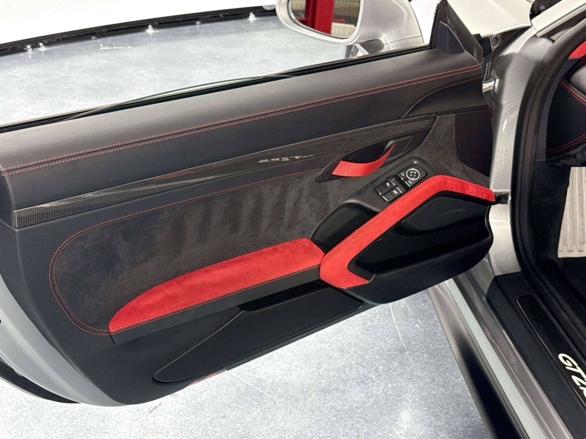 Used 2018 Porsche 911 GT2 RS RWD image 19