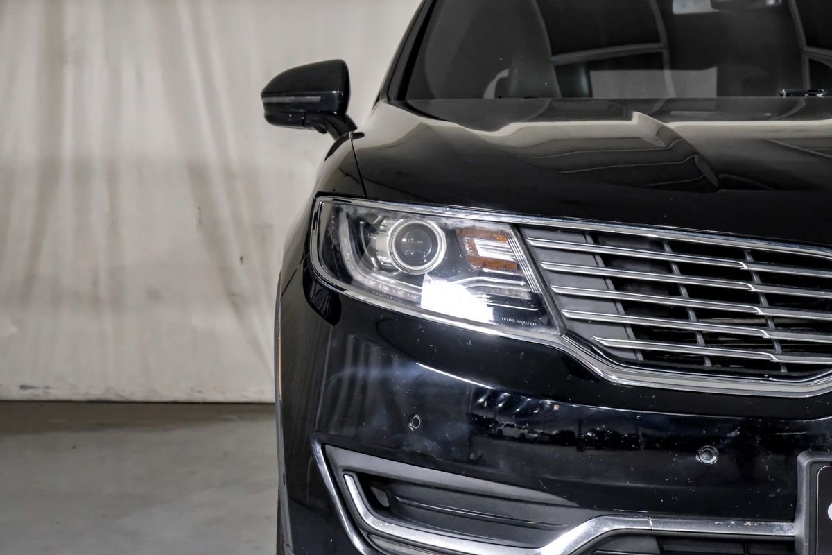 Used 2016 Lincoln MKX Reserve w/ Technology Package image 40