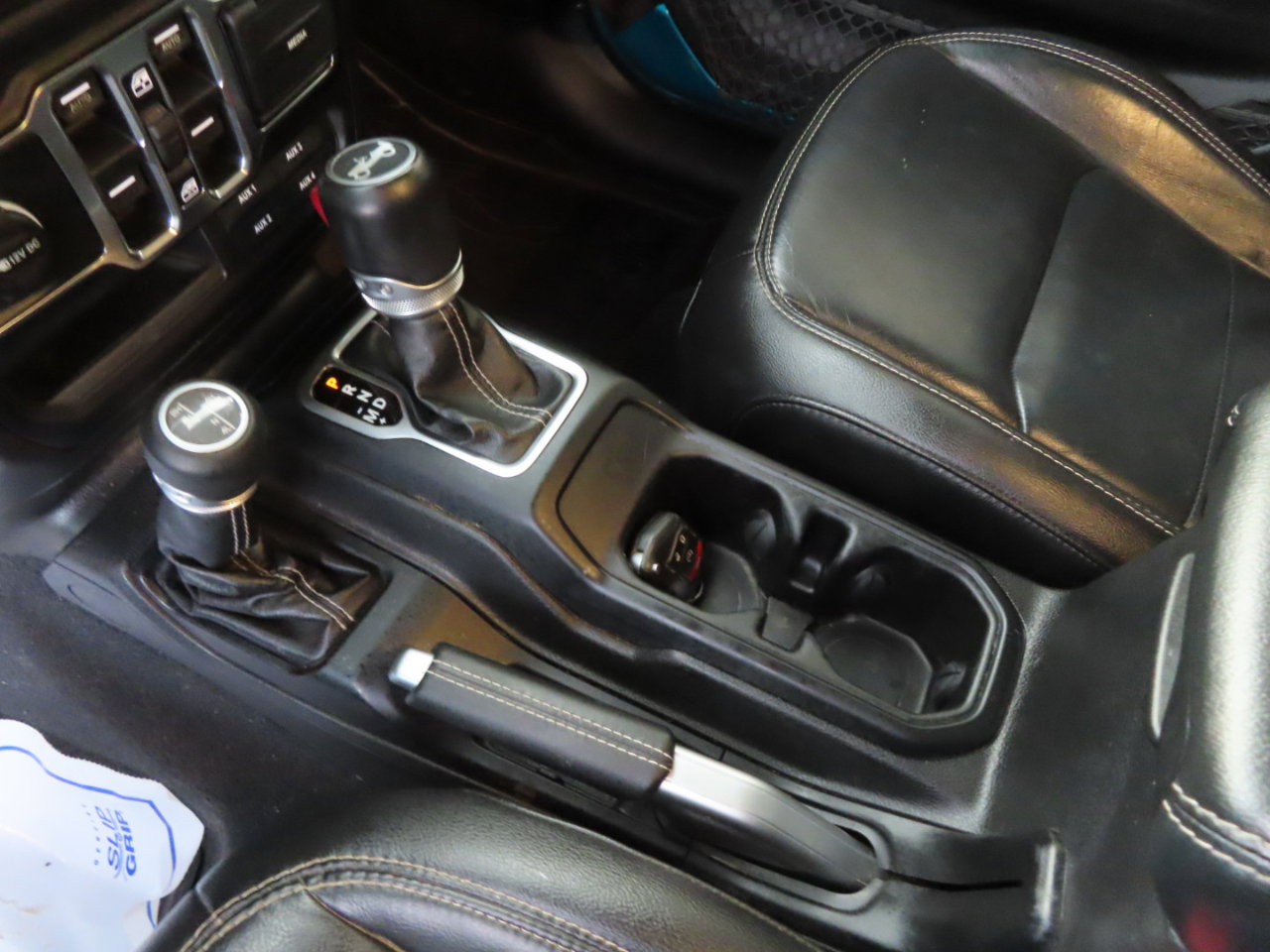 Used 2019 Jeep Wrangler Unlimited Sahara image 35