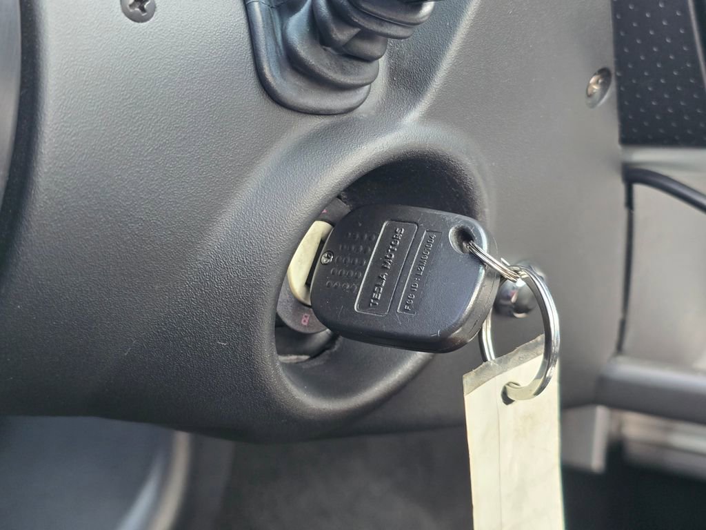 Used 2008 Tesla Roadster image 29