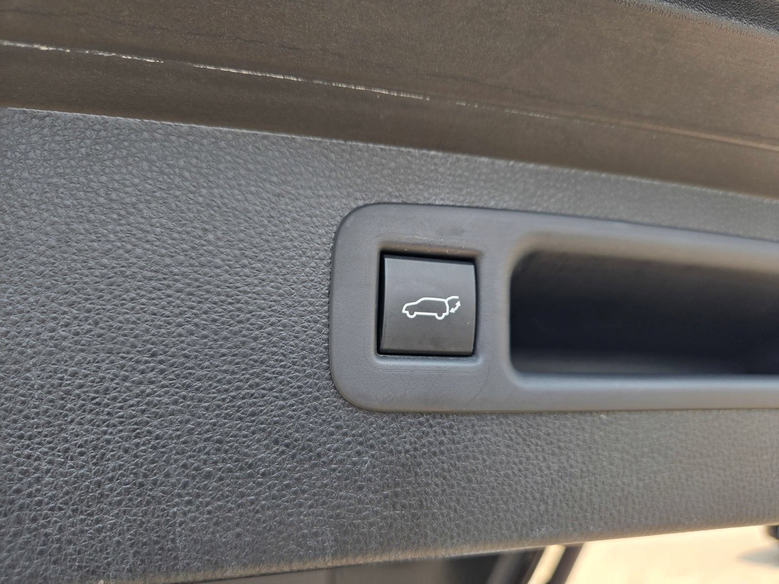 Used 2022 Toyota Highlander XLE FWD image 31
