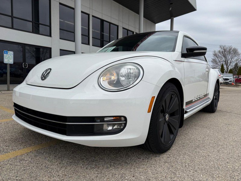 Used 2012 Volkswagen Beetle 2.0T FWD image 2