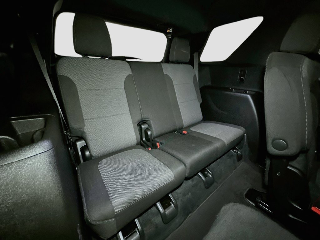 Used 2022 Chevrolet Traverse LT FWD image 37