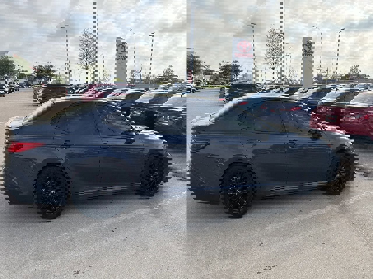 Used 2026 Toyota Camry SE w/ Convenience Package image 4