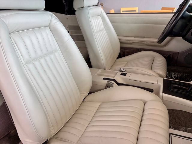 Used 1990 Ford Mustang LX RWD image 8