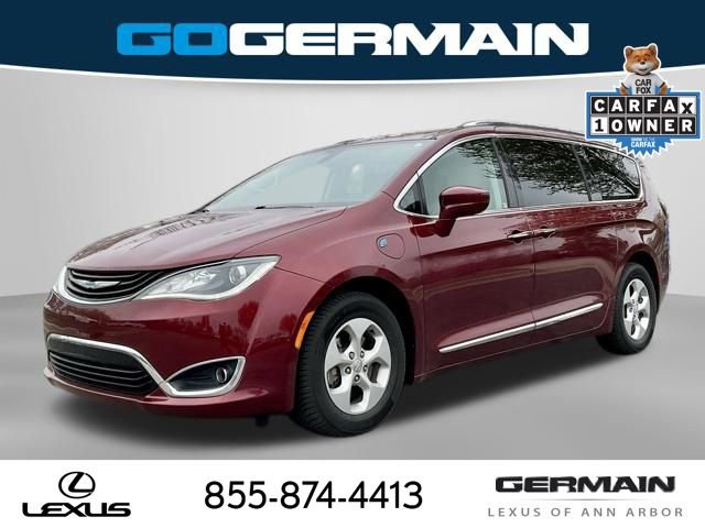 Used 2018 Chrysler Pacifica Touring-L FWD image 1