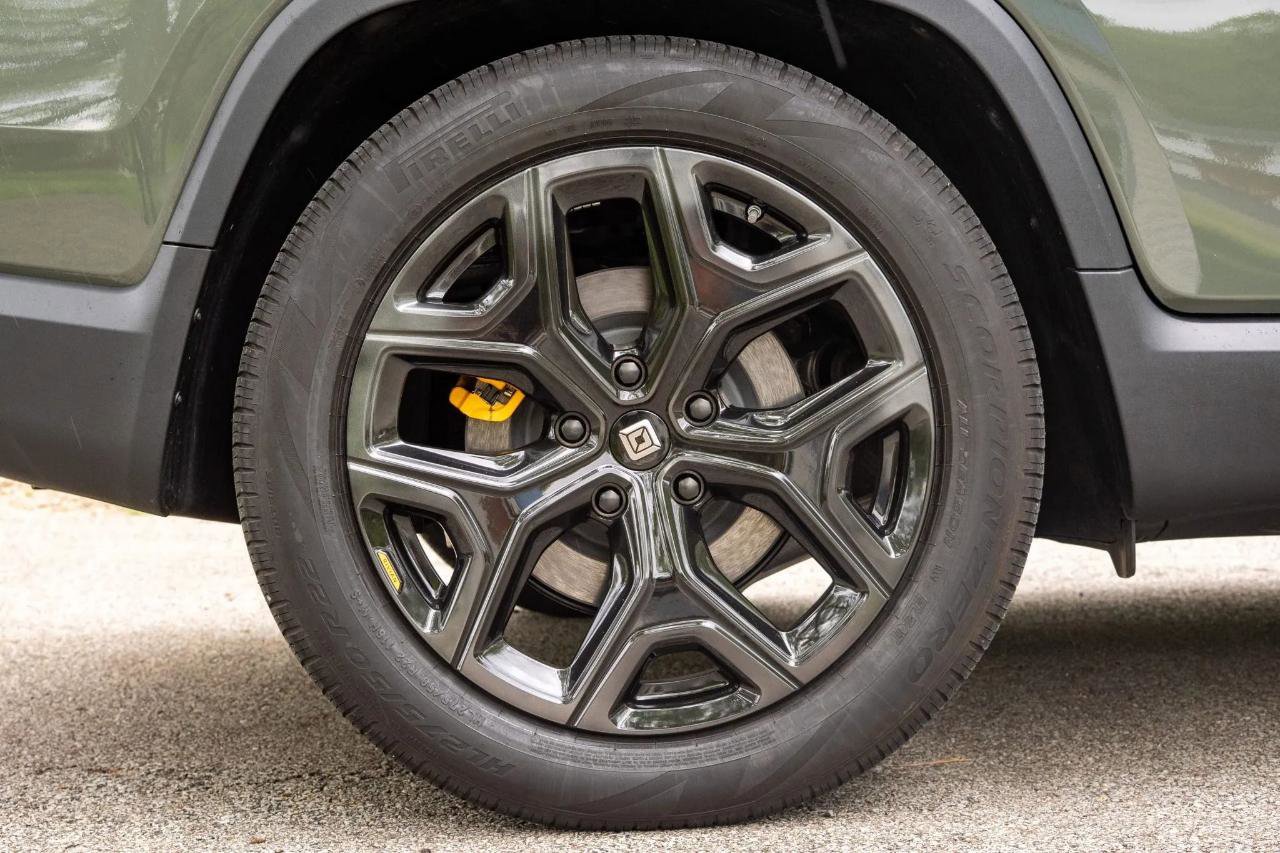 Used 2022 Rivian R1T Launch Edition AWD/4WD image 11