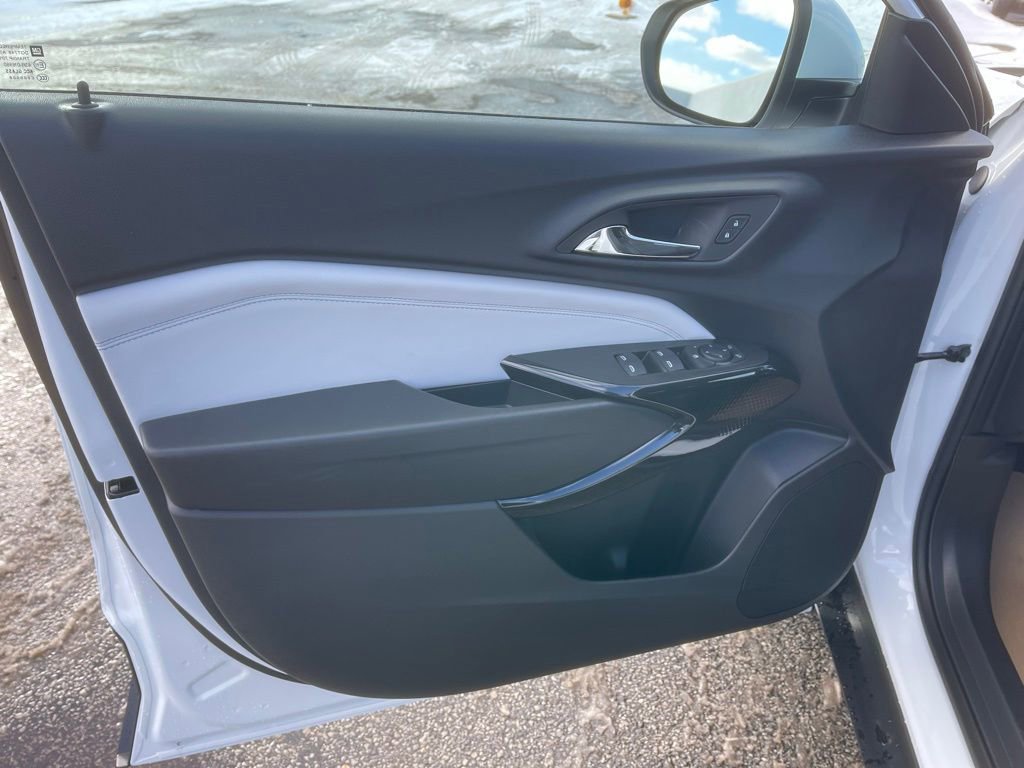 New 2026 Chevrolet Trax LT w/ LT Convenience Package image 9