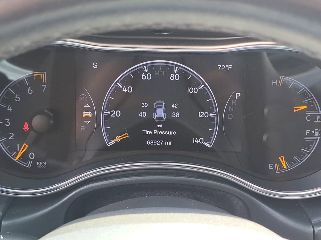 Used 2021 Jeep Grand Cherokee Limited image 24