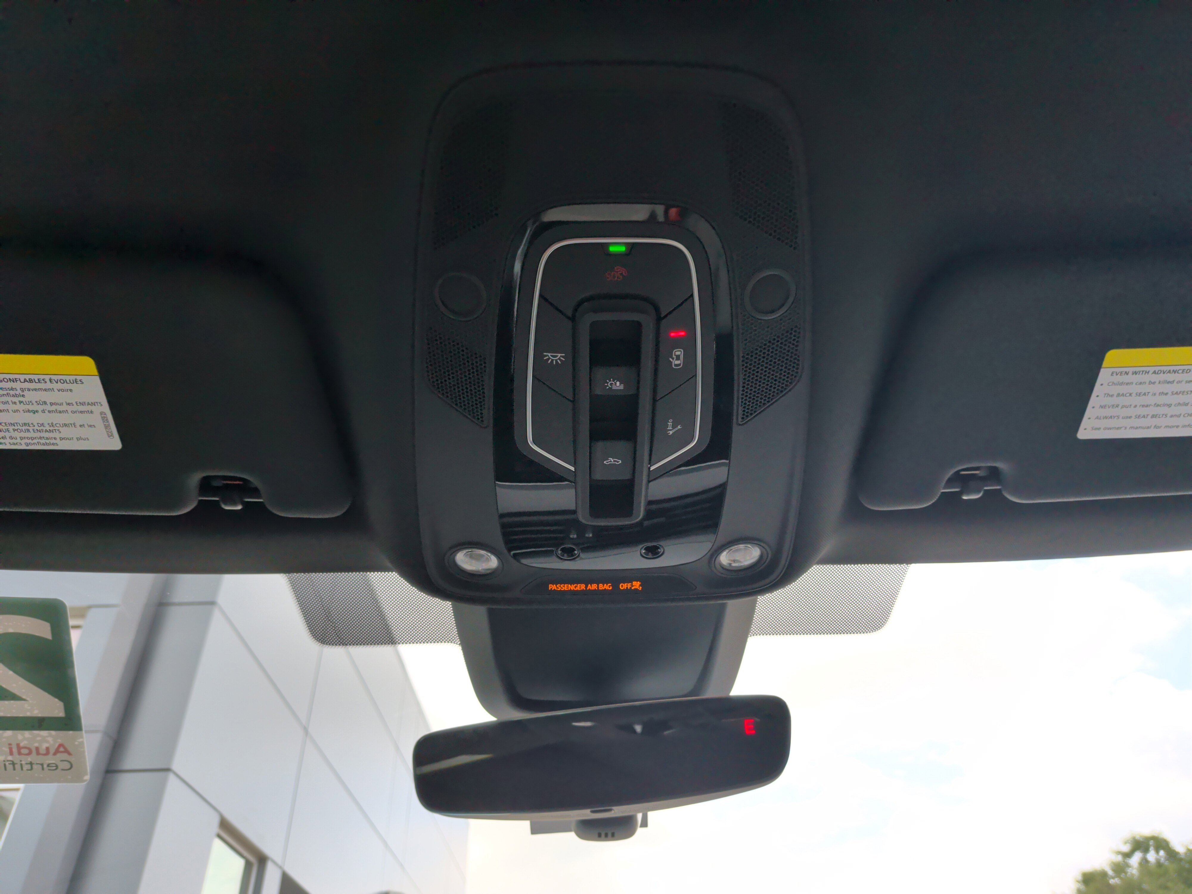 Used 2024 Audi Q8 e-tron Prestige w/ Prestige Package image 31