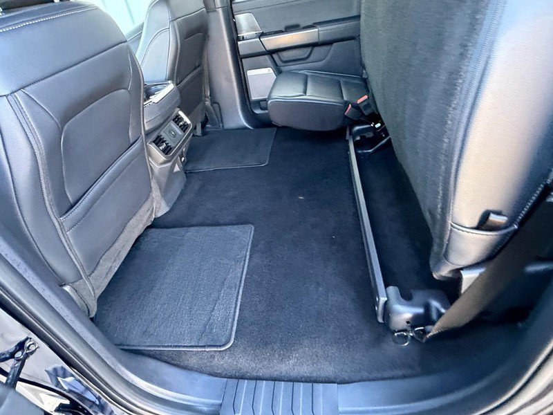 Used 2025 Ford F150 Lariat AWD/4WD image 19