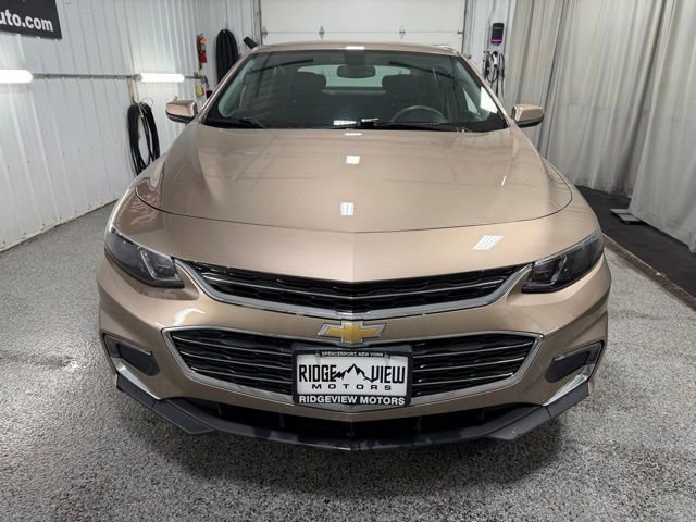 Used 2018 Chevrolet Malibu LT FWD image 2