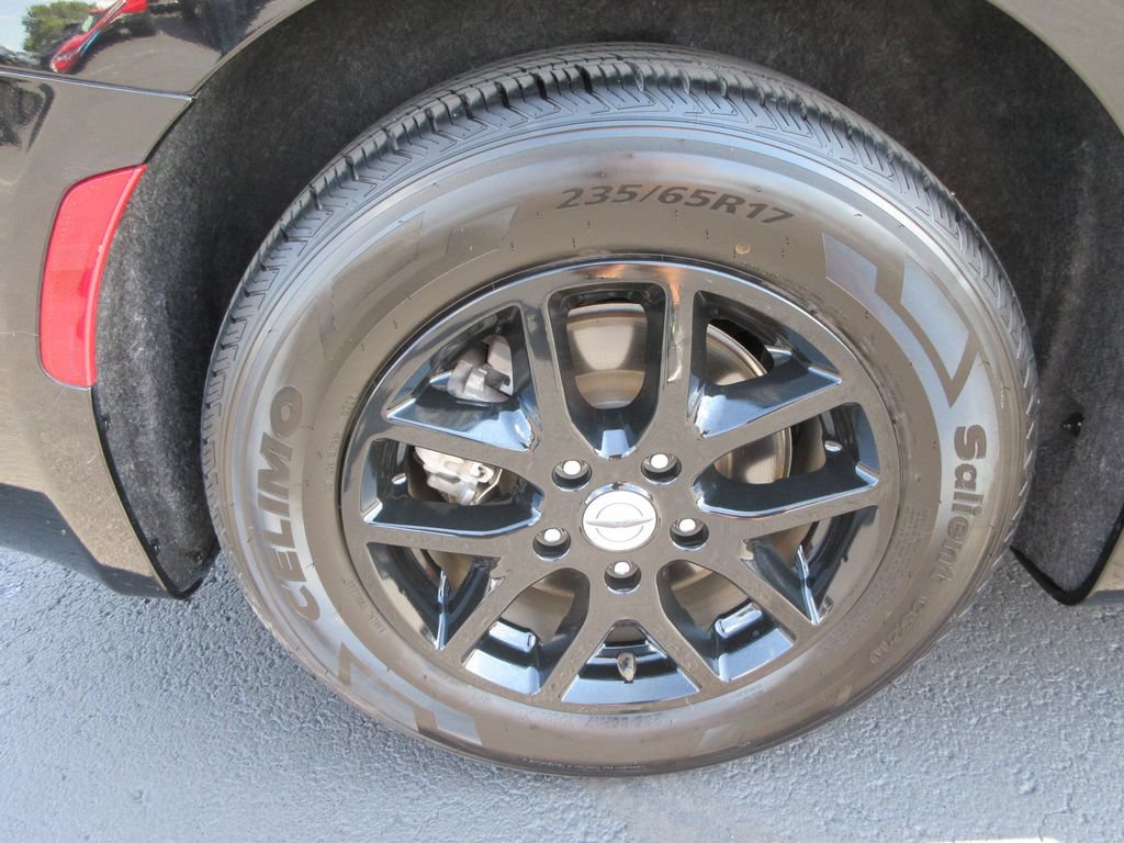 Used 2024 Chrysler Pacifica Touring-L FWD image 9