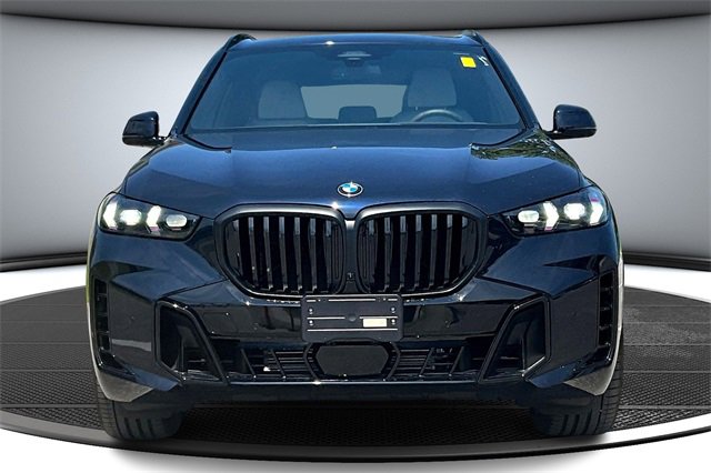 Used 2026 BMW X5 xDrive40i w/ M Sport Package image 2