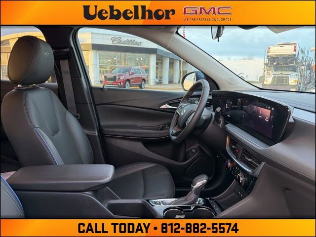 Used 2025 Buick Encore GX Sport Touring w/ Comfort Package image 2
