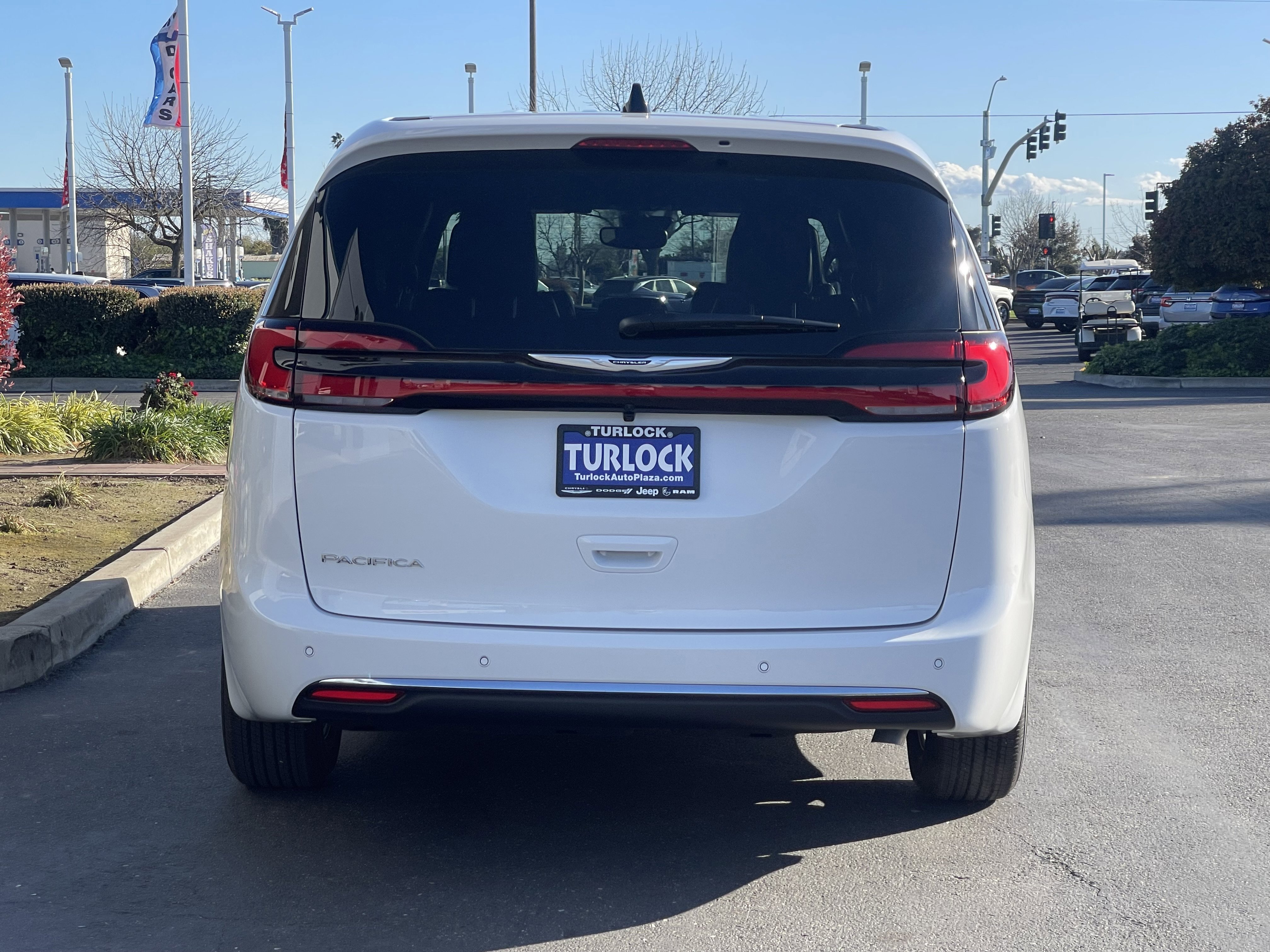 New 2026 Chrysler Pacifica Select FWD image 10