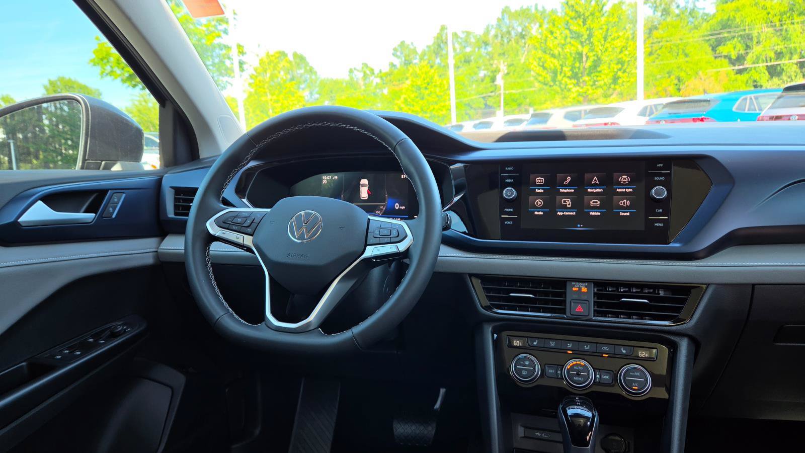 Used 2024 Volkswagen Taos SE AWD/4WD image 60