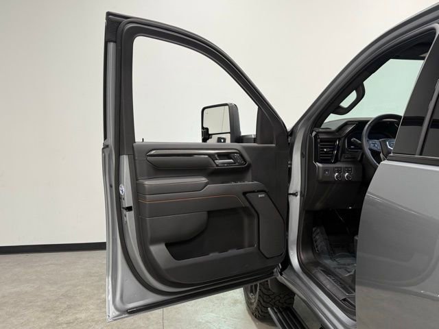 Used 2025 GMC Sierra 2500 AT4 w/ AT4 Premium Plus Package image 13