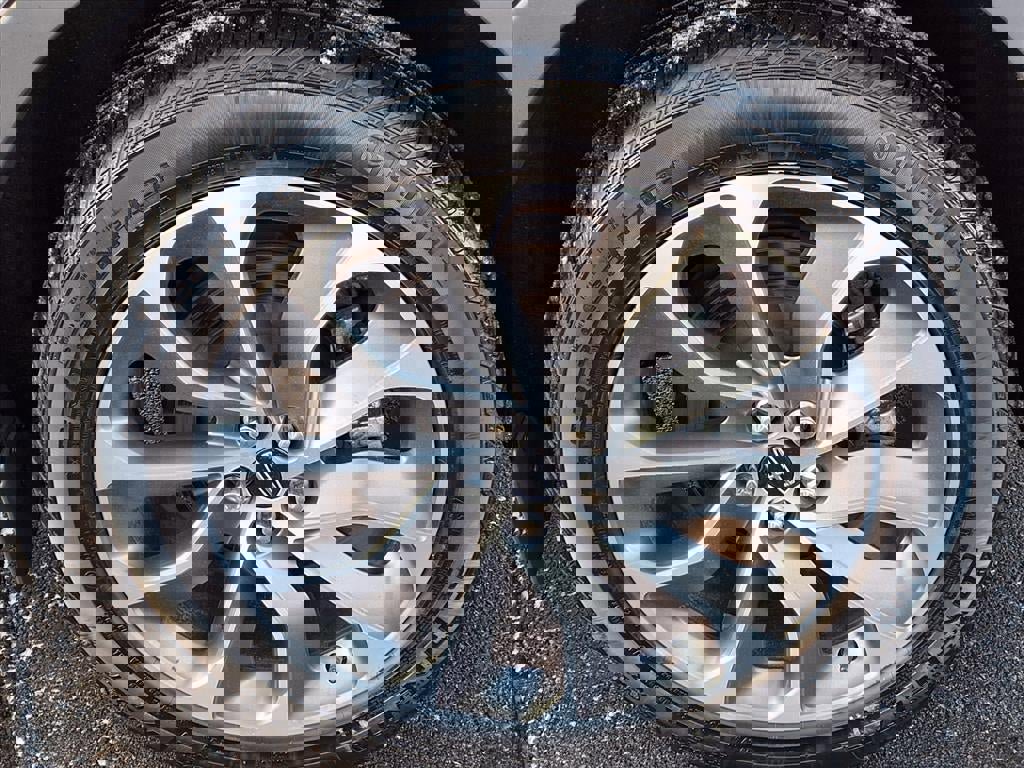 Used 2023 Lincoln Nautilus Reserve w/ Equipment Group 201A image 8