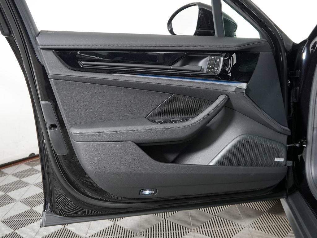 New 2026 Porsche Panamera 4 AWD/4WD image 15