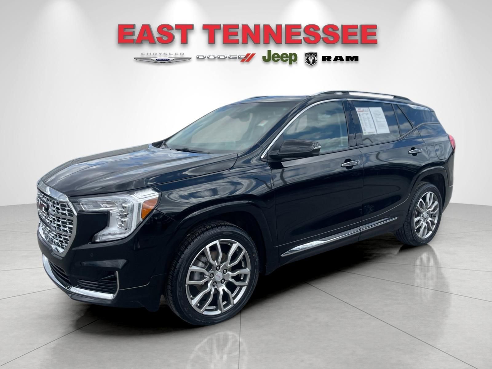 Used 2023 GMC Terrain Denali image 7