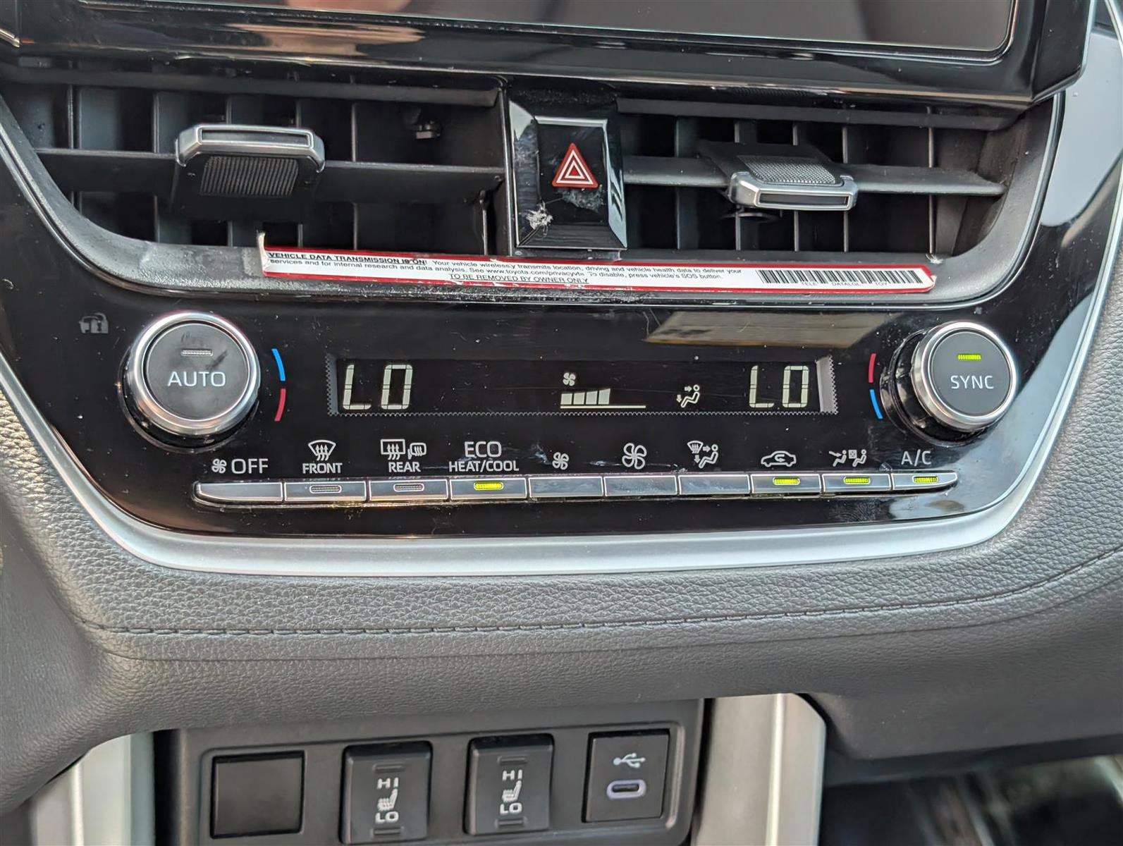 Used 2024 Toyota Corolla Cross XSE w/ Convenience Package image 29