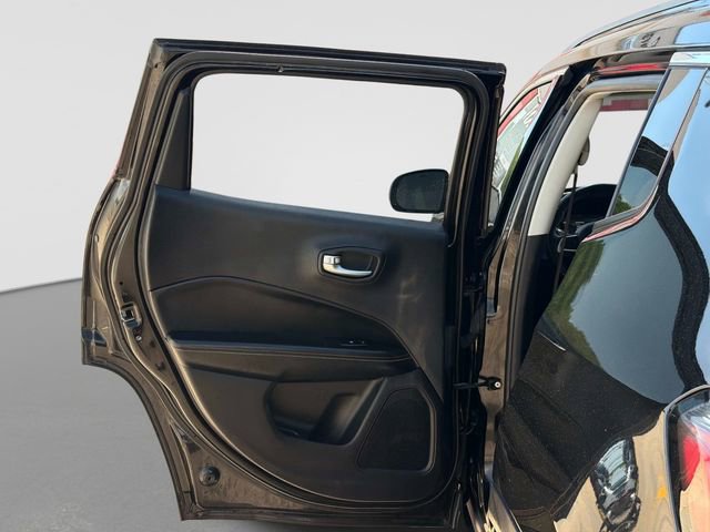 Used 2017 Jeep Compass Latitude w/ Popular Equipment Group FWD image 12