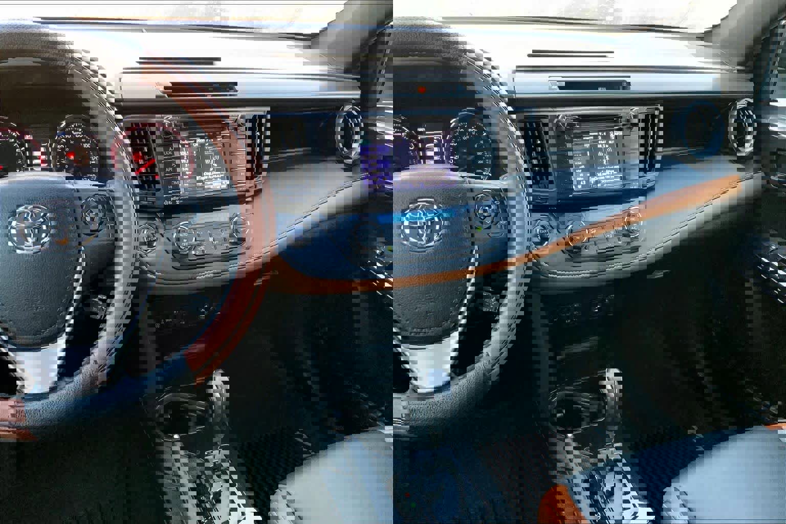 Used 2016 Toyota RAV4 SE AWD/4WD image 7